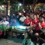 Nobar Indonesia VS Jepang, Wahyu Hidayat Berinteraksi Hangat dengan Milenial